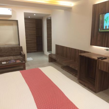 Hotel Moti Palace Agra  Εξωτερικό φωτογραφία