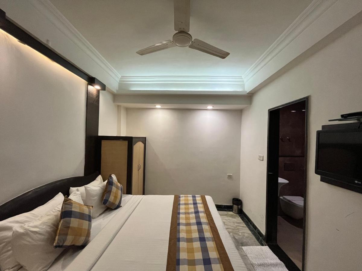Hotel Moti Palace Agra  Εξωτερικό φωτογραφία