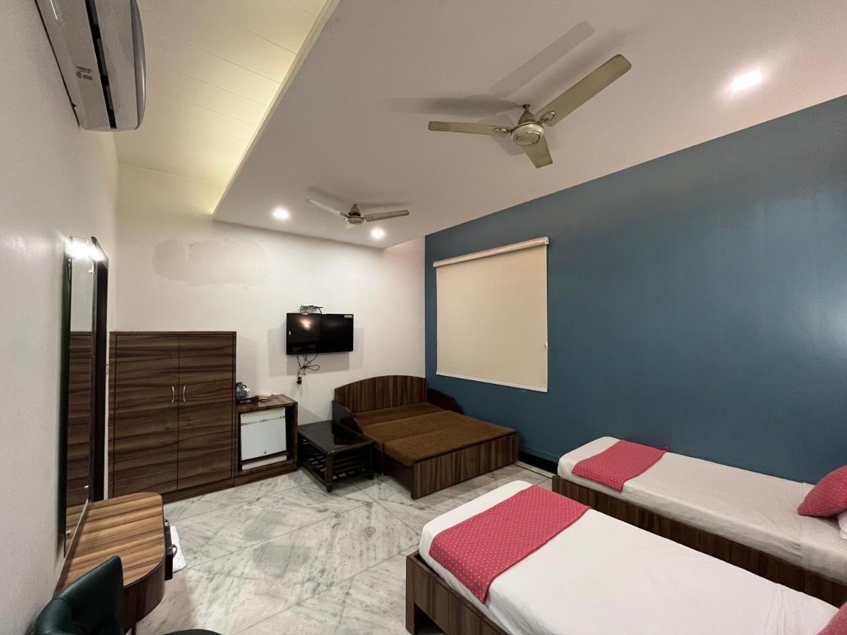 Hotel Moti Palace Agra  Εξωτερικό φωτογραφία