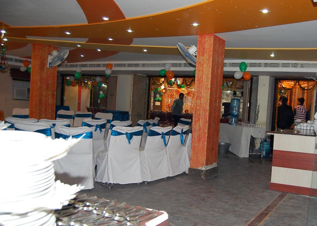 Hotel Moti Palace Agra  Εξωτερικό φωτογραφία