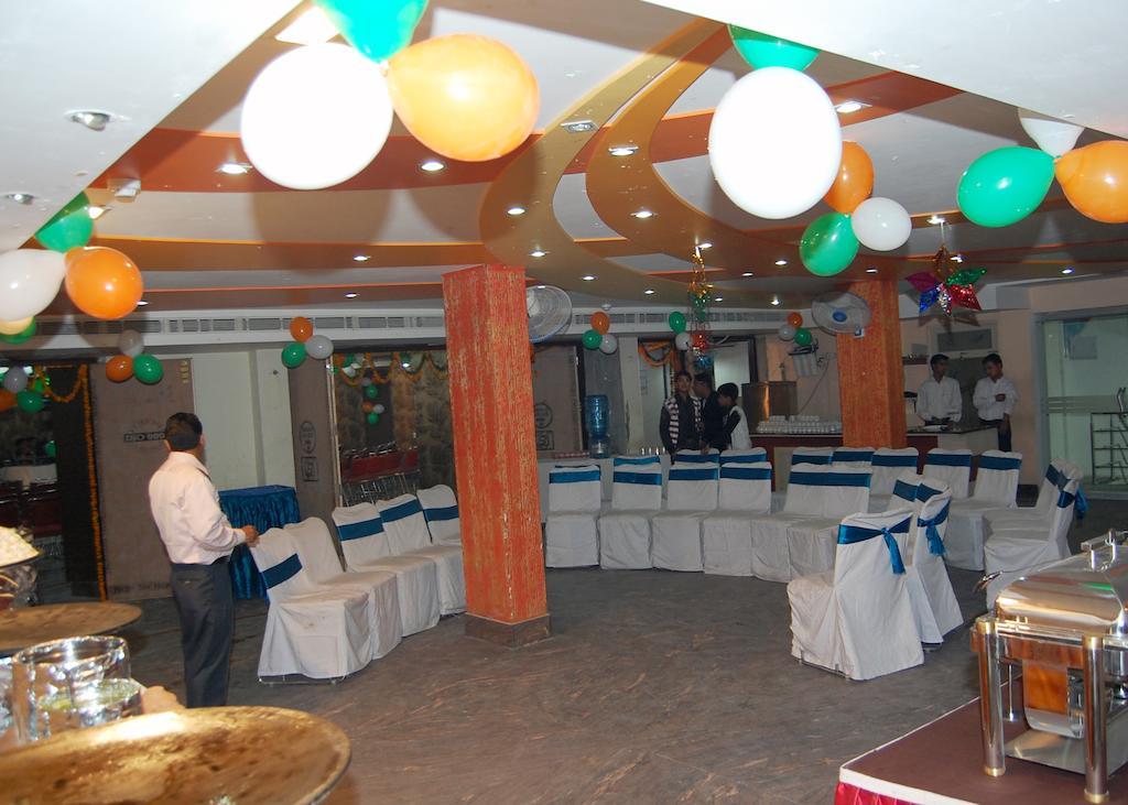 Hotel Moti Palace Agra  Εξωτερικό φωτογραφία