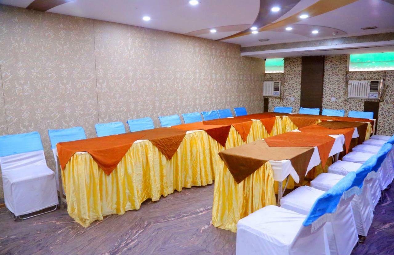Hotel Moti Palace Agra  Εξωτερικό φωτογραφία